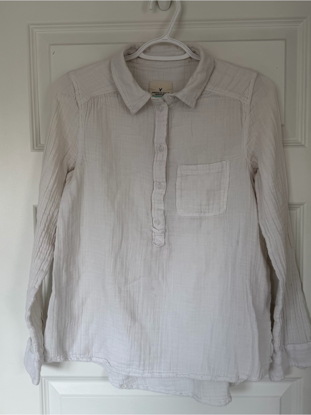 American Eagle Lightweight Gauze Button Pullover Top in Off-White